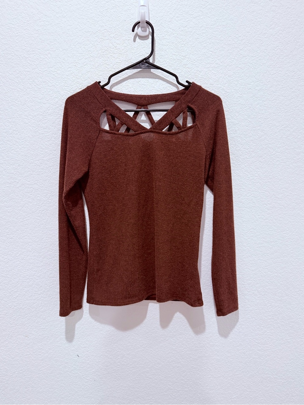 Buckle maroon Long-Sleeve Top with Crisscross Back